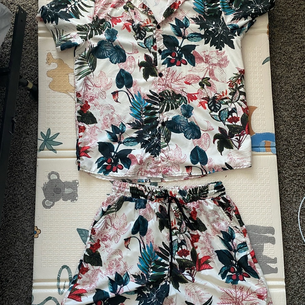 Men’s Tropical Print Two-Piece Set – Shirt & Shorts